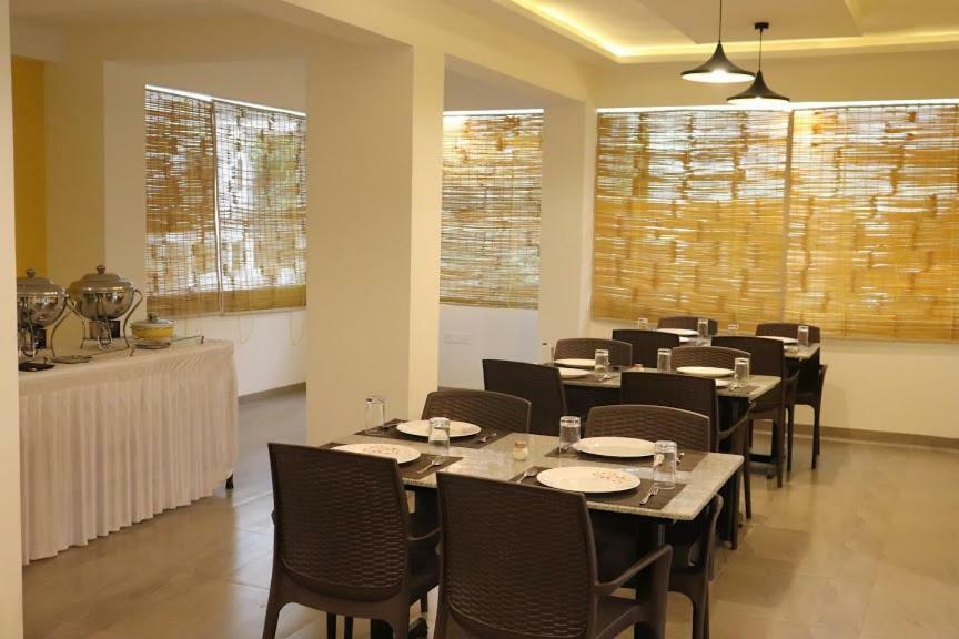 Emerald Vista Luxury Suites Pune Exterior foto