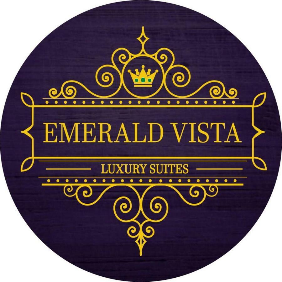 Emerald Vista Luxury Suites Pune Exterior foto