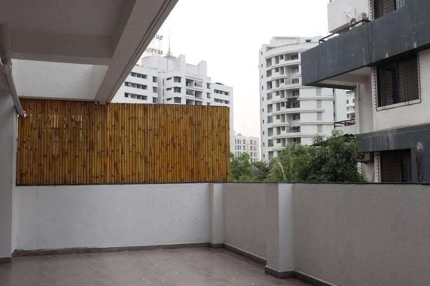 Emerald Vista Luxury Suites Pune Exterior foto