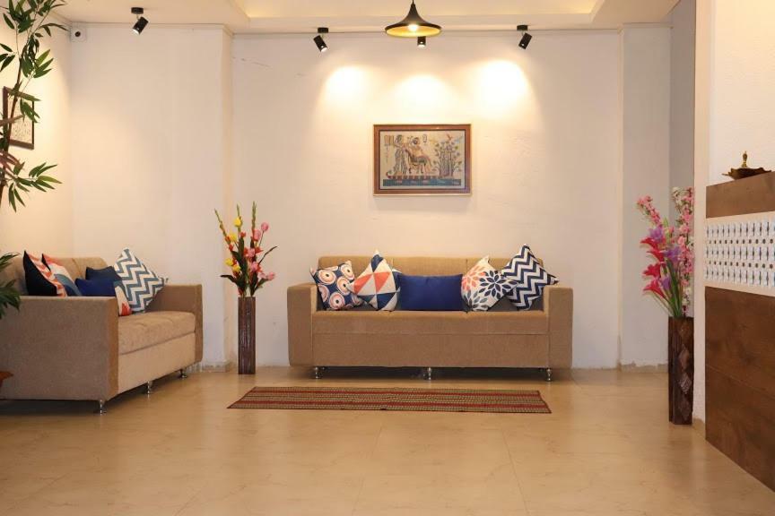 Emerald Vista Luxury Suites Pune Exterior foto